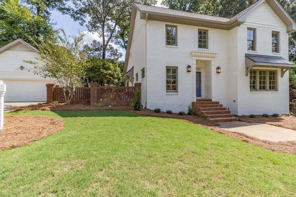 5 bedroom, 3,700 sq ft single family residence sold at 1696 Grove Park Way, Decatur, GA 30033