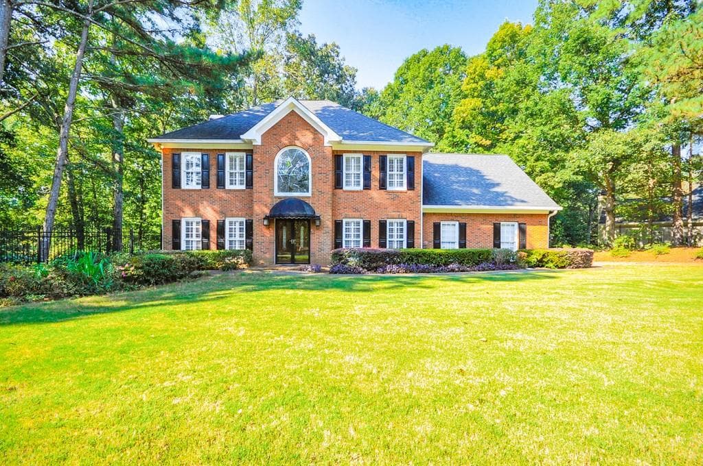 4 bedroom, 3,046 sq ft single family residence sold at 4610 Guilford Forest Drive, Atlanta, GA 30331