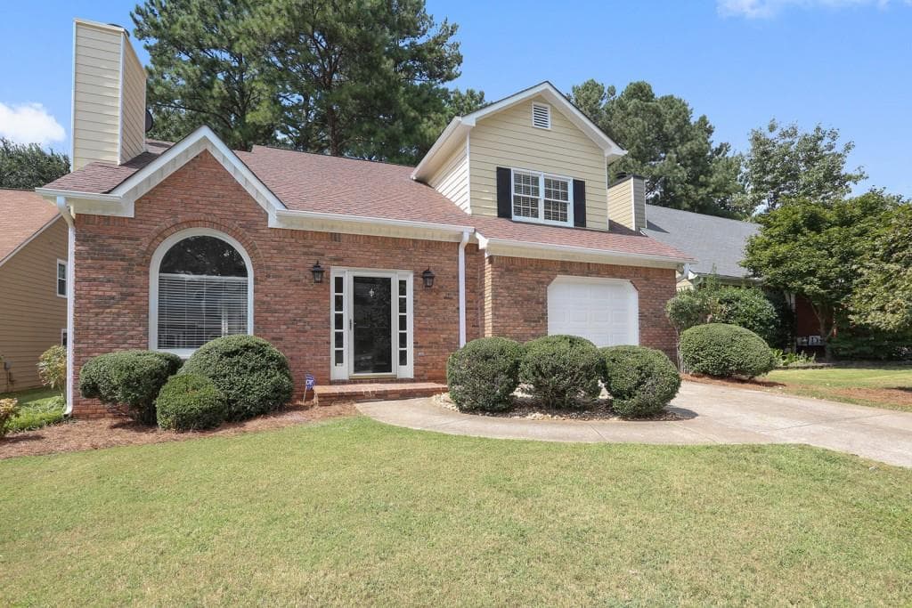 3 bedroom, 1,567 sq ft single family residence sold at 1012 Chateau Lane, Smyrna, GA 30082
