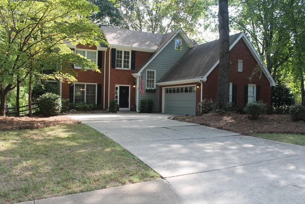 902 Fernwood Road, Woodstock, GA 30189 — most recent listing photo