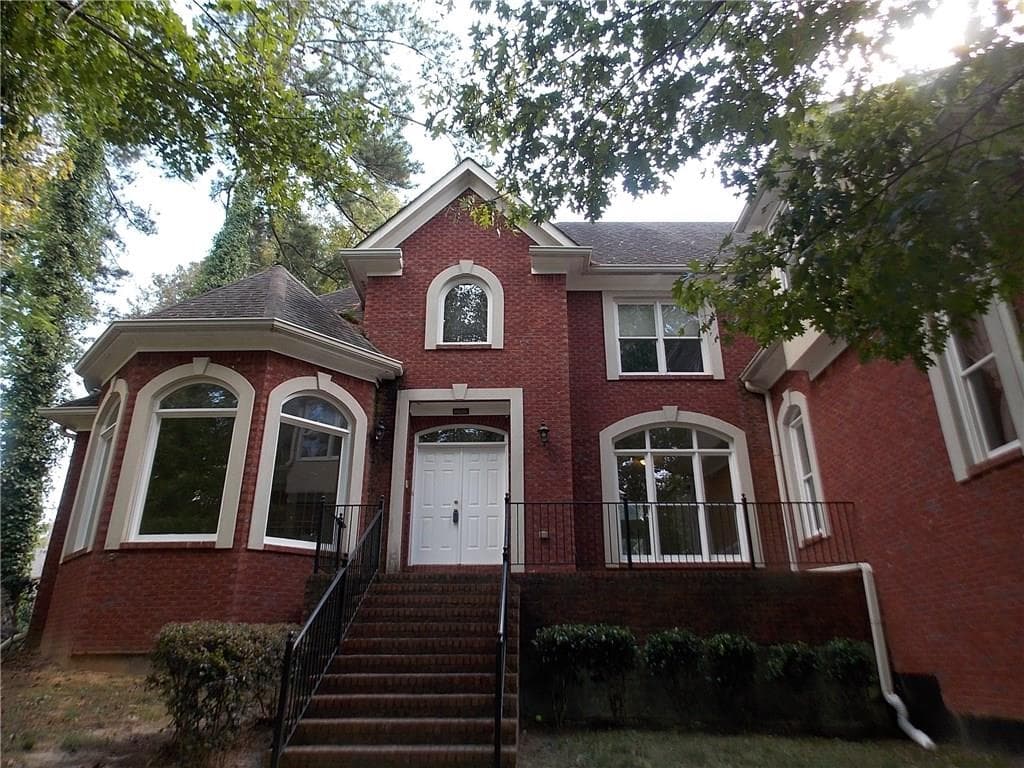 6 bedroom, 4,552 sq ft single family residence sold at 4968 Erin Road, Atlanta, GA 30331