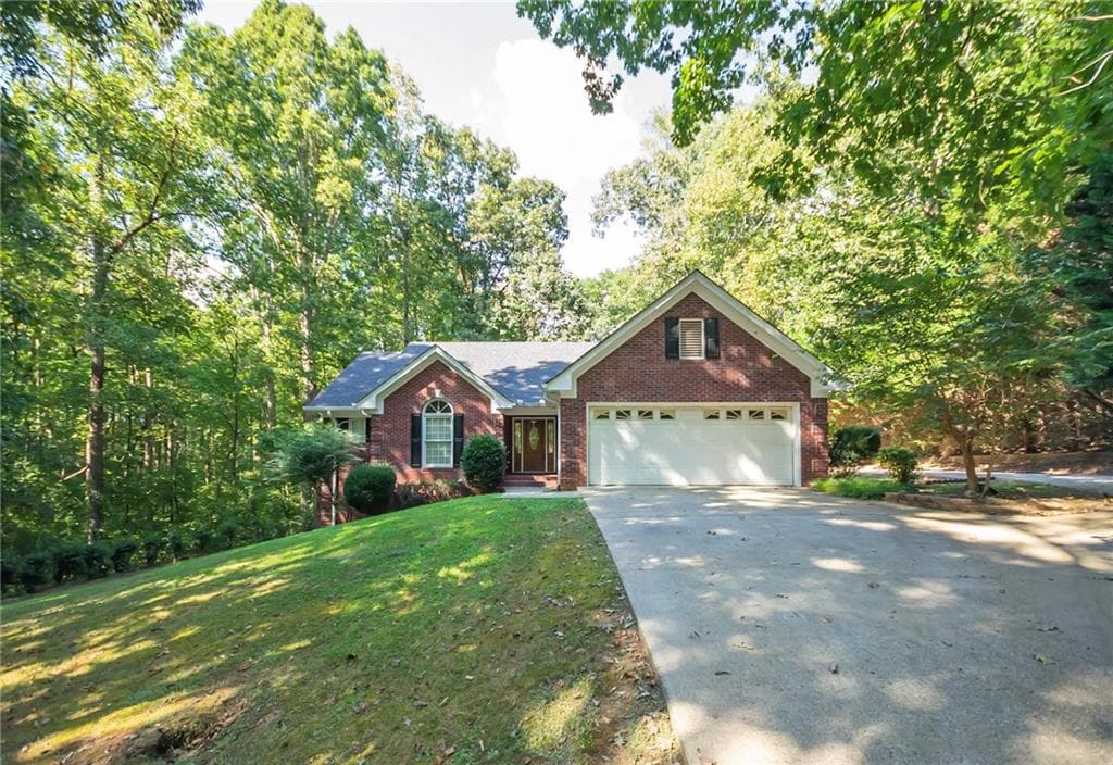5 bedroom single family residence sold at 7905 Holyoke Road, Cumming, GA 30040
