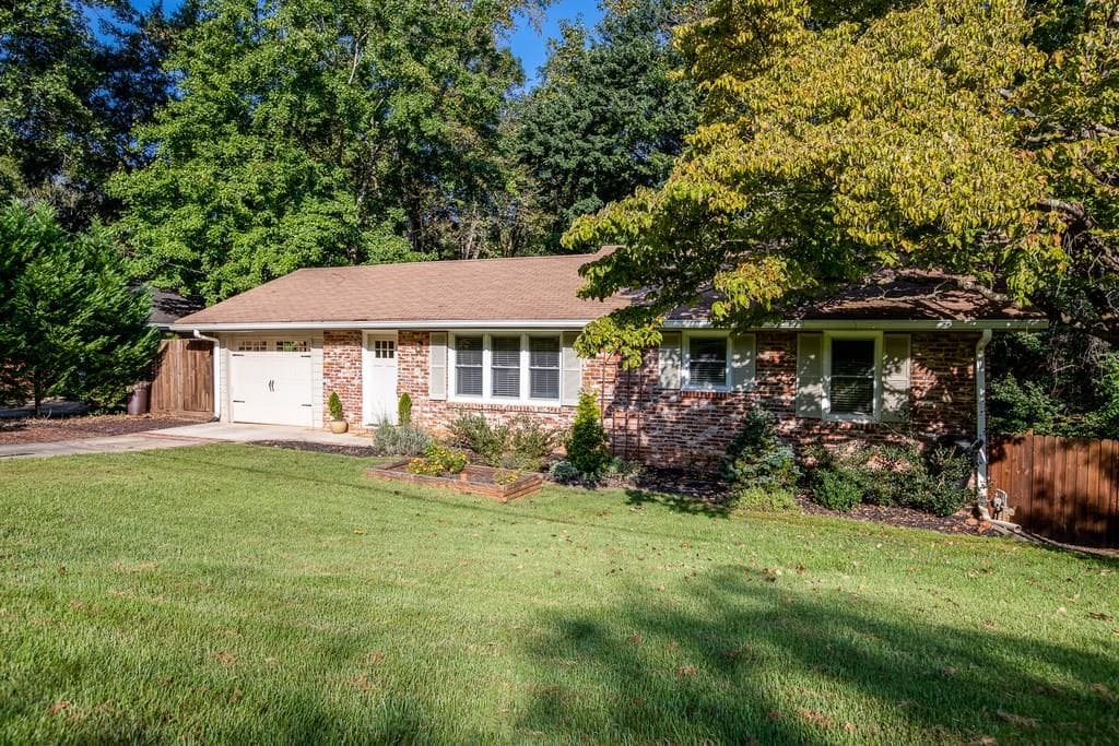 3 bedroom, 1,416 sq ft single family residence sold at 902 GAYLEMONT Circle, Decatur, GA 30033