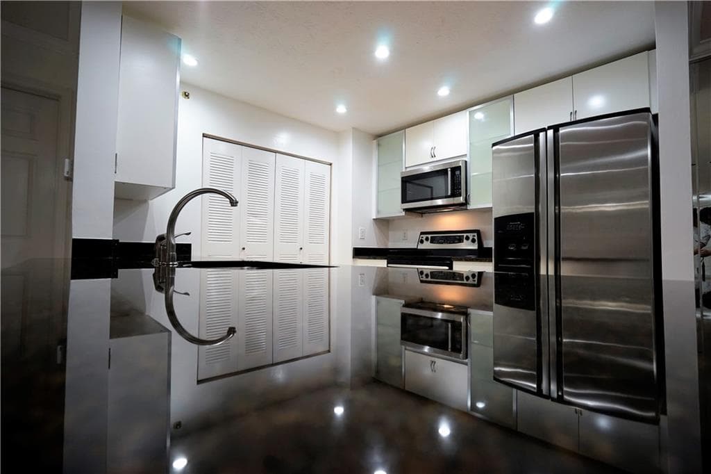 2 bedroom, 1,229 sq ft condominium sold at 607 Mill Pond Drive, Smyrna, GA 30082