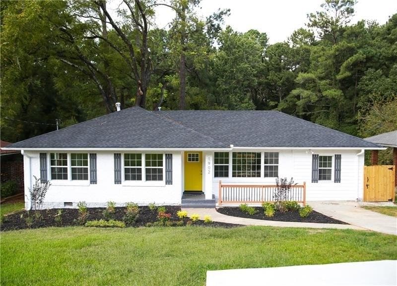 3 bedroom, 1,390 sq ft single family residence sold at 1902 LONGDALE Drive, Decatur, GA 30032