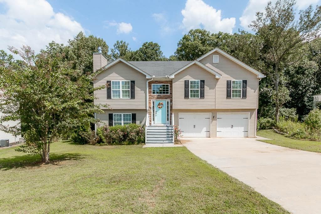 3 bedroom, 1,854 sq ft single family residence sold at 5440 Latham Manor Drive, Gainesville, GA 30506
