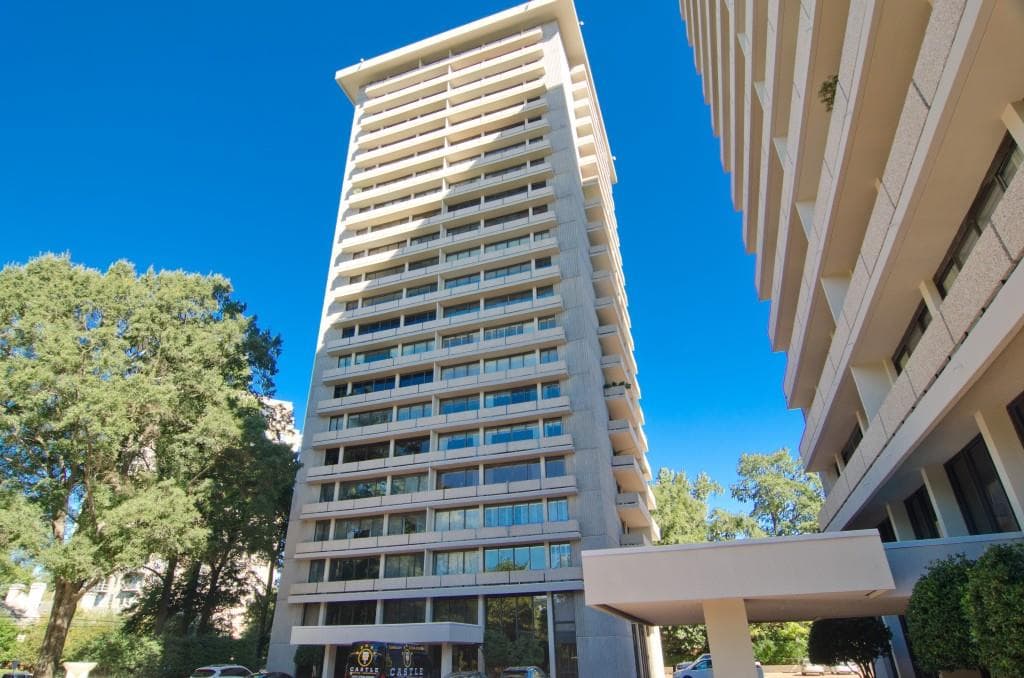 3 bedroom, 1,934 sq ft condominium sold at 2575 Peachtree Road 11A, Atlanta, GA 30305