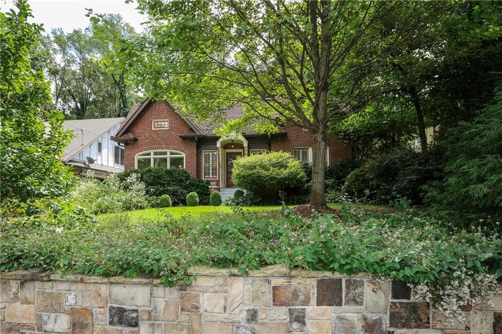 3 bedroom, 1,959 sq ft single family residence sold at 1273 Stillwood Drive, Atlanta, GA 30306