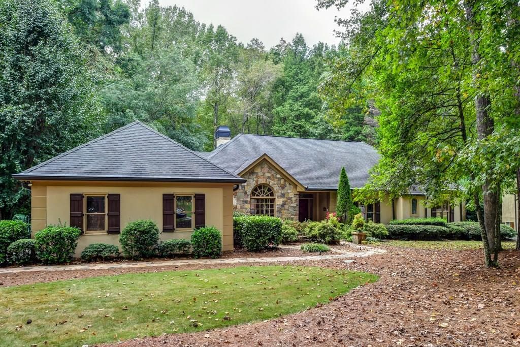 400 N Errol Court, Sandy Springs, GA 30327 — most recent listing photo