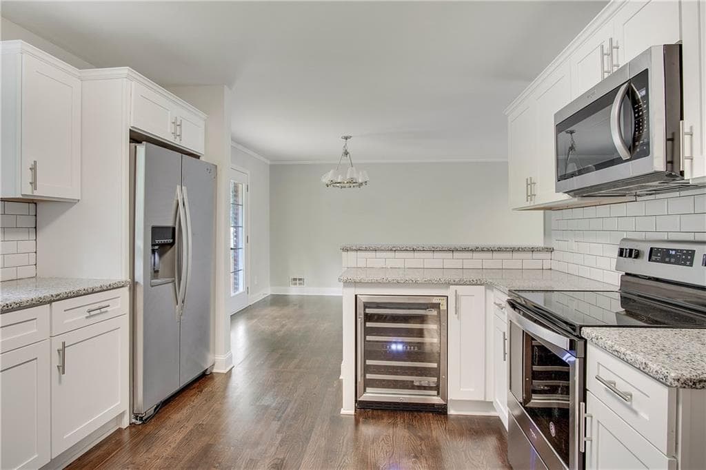 5 bedroom, 2,026 sq ft single family residence sold at 2111 Rolling View Drive, Decatur, GA 30032