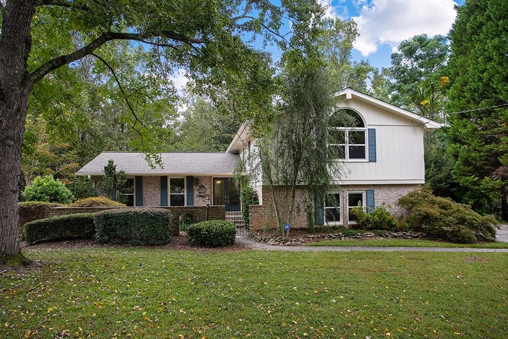 2339 Kingsland Drive, Dunwoody, GA 30360 — most recent listing photo