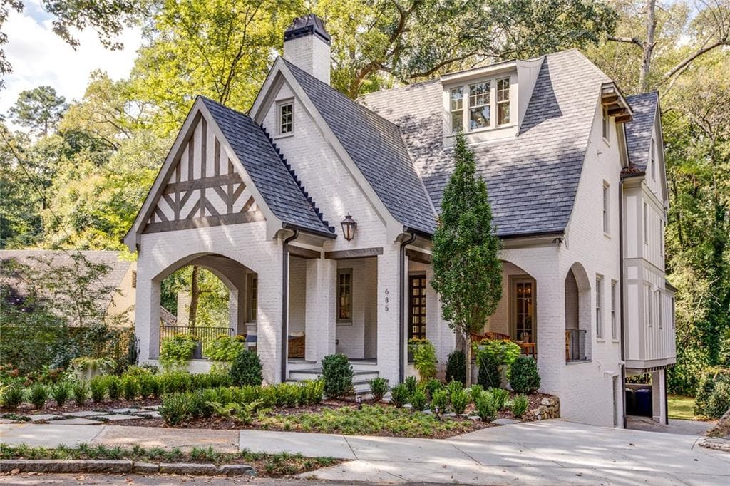 4 bedroom, 4,112 sq ft single family residence sold at 685 Amsterdam Avenue, Atlanta, GA 30306