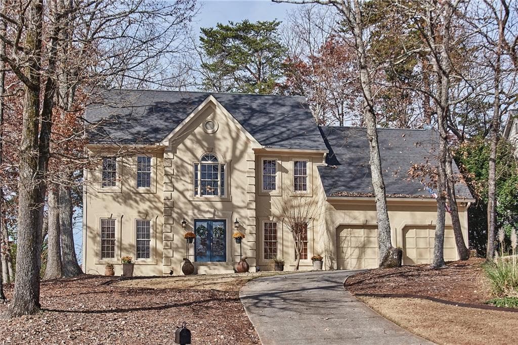4 bedroom, 2,662 sq ft single family residence sold at 4870 Yorkshire Lane, Suwanee, GA 30024