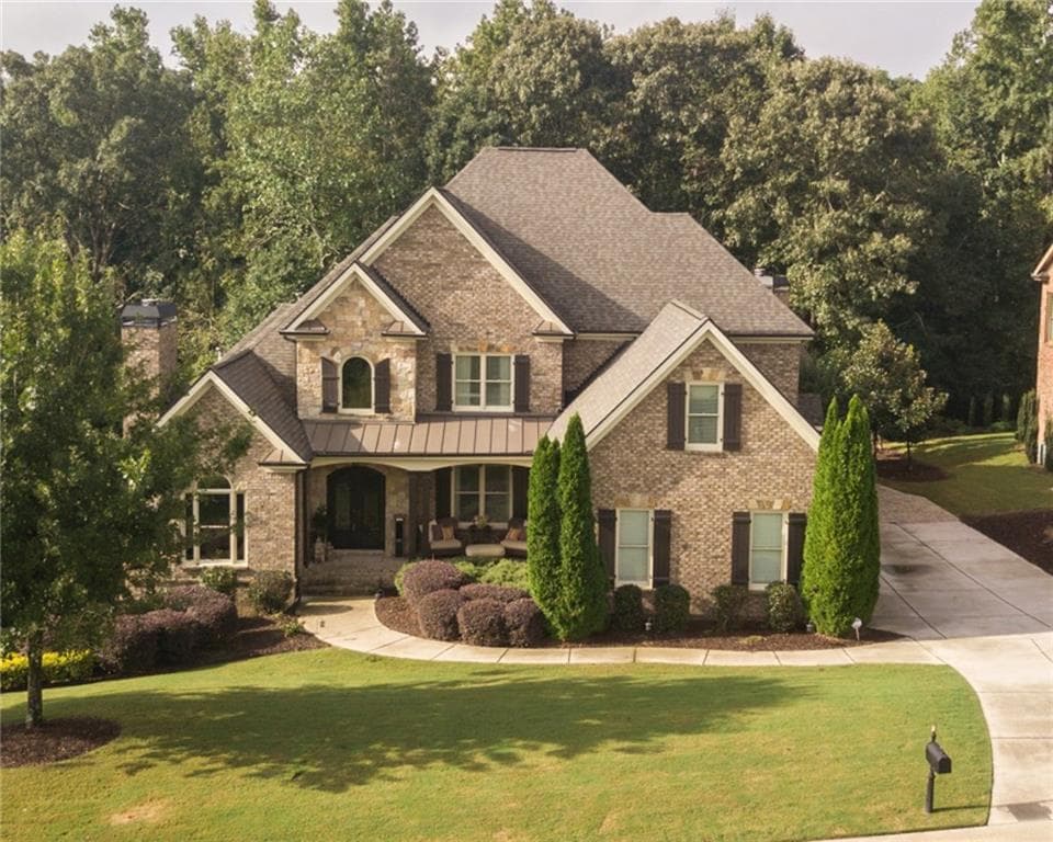 5 bedroom, 8,000 sq ft single family residence sold at 4722 Deer Creek Court, Flowery Branch, GA 30542