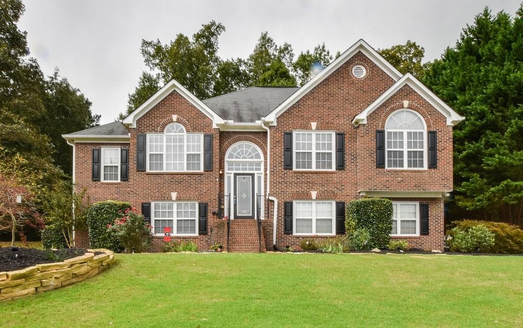 4 bedroom, 2,559 sq ft single family residence sold at 990 FOUNTAIN GLEN Drive, Lawrenceville, GA 30043