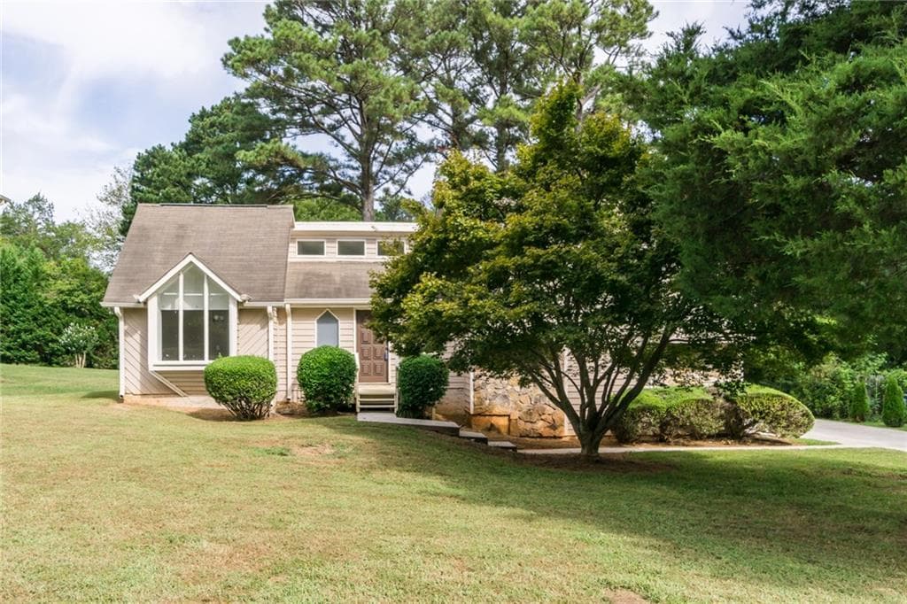 3915 Thornhill Drive Drive, Lilburn, GA 30047 — most recent listing photo