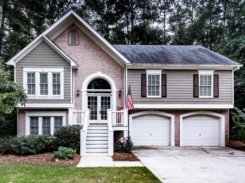4 bedroom, 2,520 sq ft single family residence sold at 5595 Karingway Court, Kennesaw, GA 30152