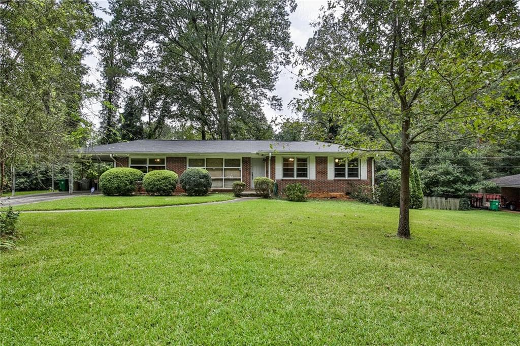 3 bedroom, 1,301 sq ft single family residence sold at 3373 Pinehill Drive, Decatur, GA 30032