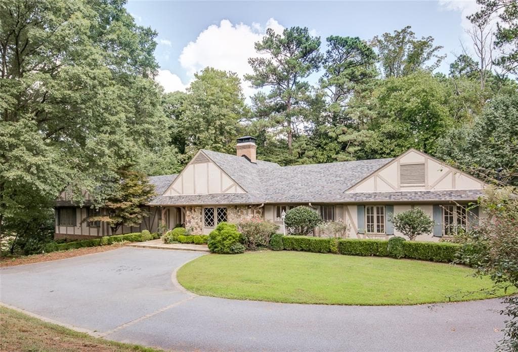 5 bedroom, 5,066 sq ft single family residence sold at 4227 Sentinel Post Road, Atlanta, GA 30327