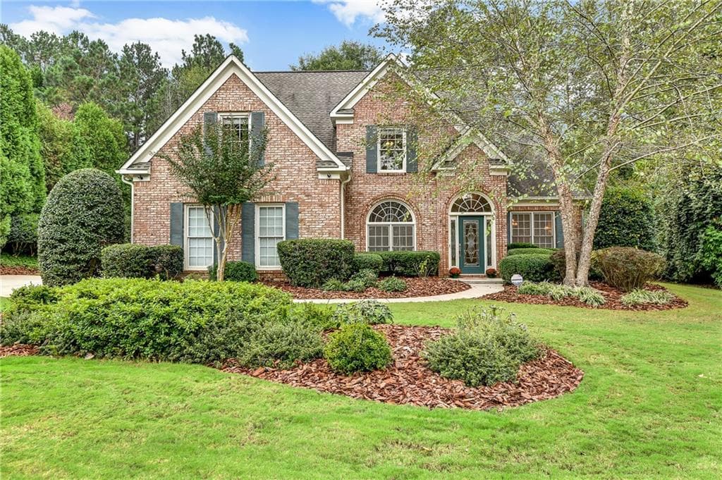4 bedroom, 2,670 sq ft single family residence sold at 1040 Fieldgate Lane, Roswell, GA 30075