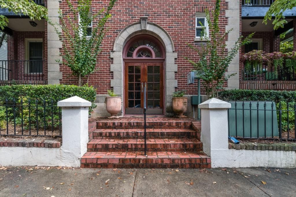 1 bedroom, 479 sq ft condominium sold at 741 Frederica Street 5, Atlanta, GA 30306