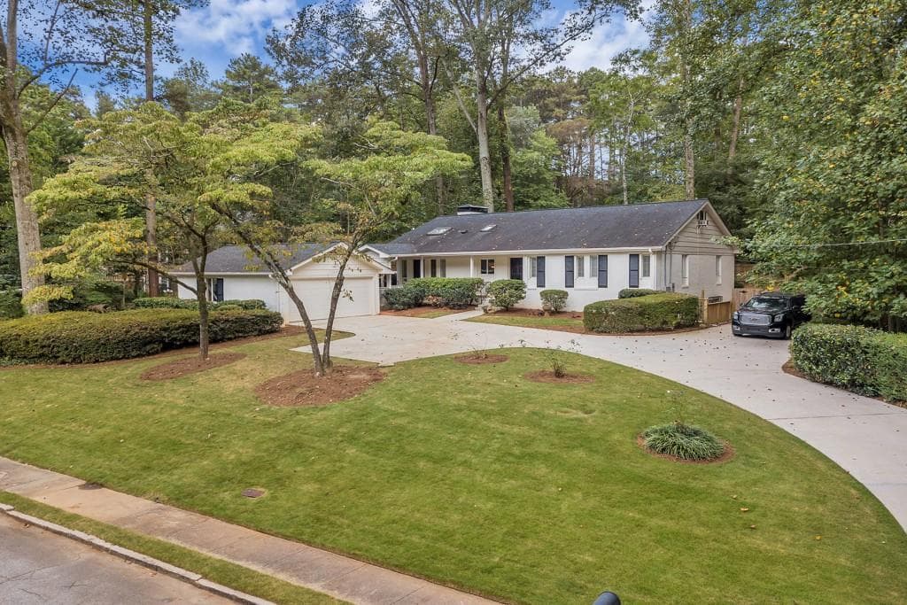 4 bedroom, 3,450 sq ft single family residence sold at 2580 Hawthorne Drive, Atlanta, GA 30345