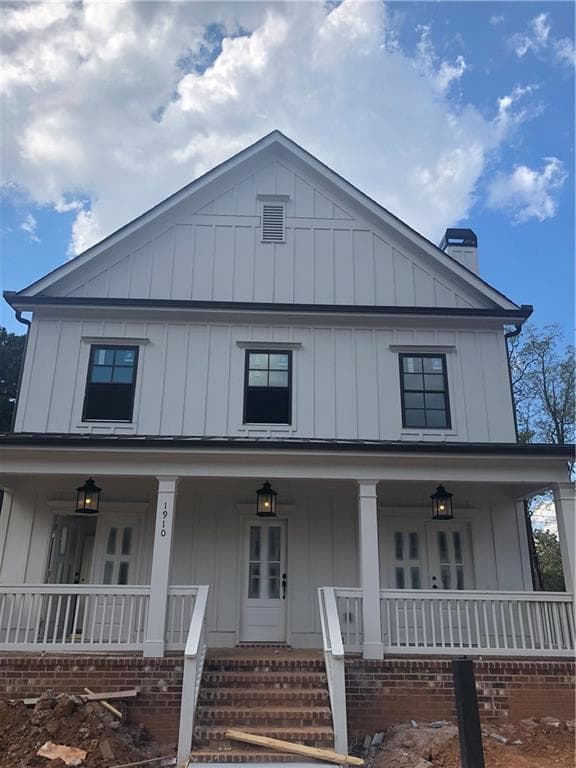 4 bedroom, 2,869 sq ft single family residence sold at 1910 Park Chase Lane, Atlanta, GA 30319