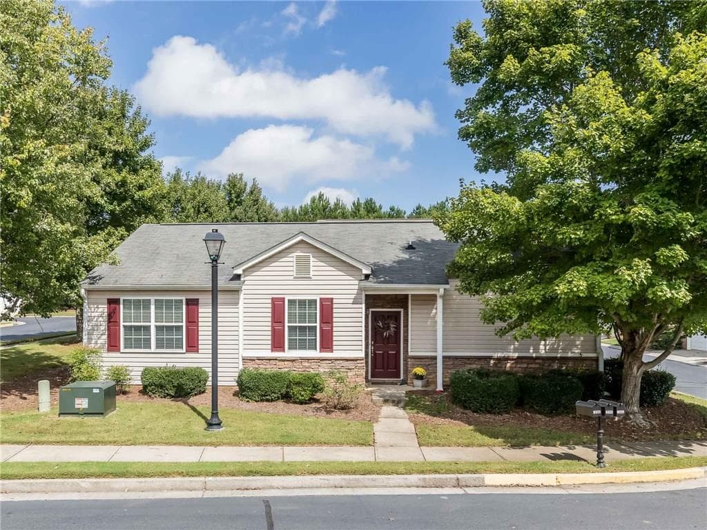 2 bedroom, 1,118 sq ft single family residence sold at 326 Hiawassee Drive, Woodstock, GA 30188