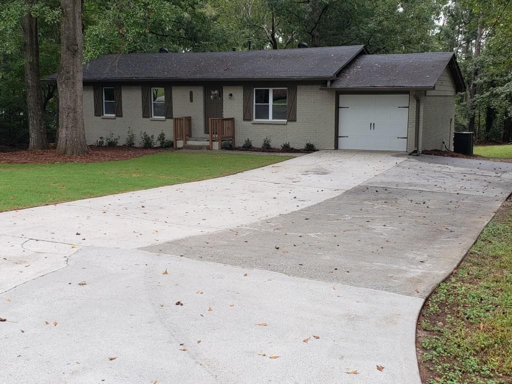 5 bedroom, 1,980 sq ft single family residence sold at 3907 Cherokee Trail, Suwanee, GA 30024