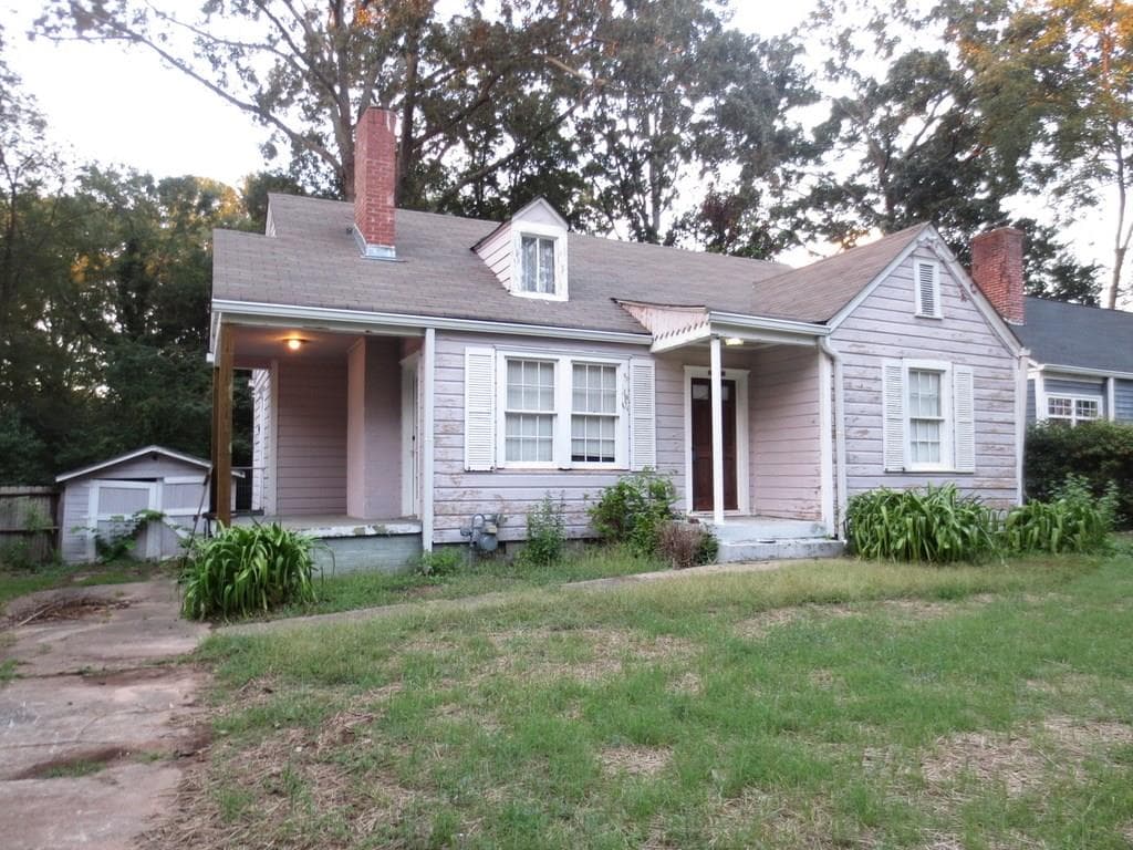 2 bedroom, 910 sq ft single family residence sold at 2558 KNOX Street, Atlanta, GA 30317