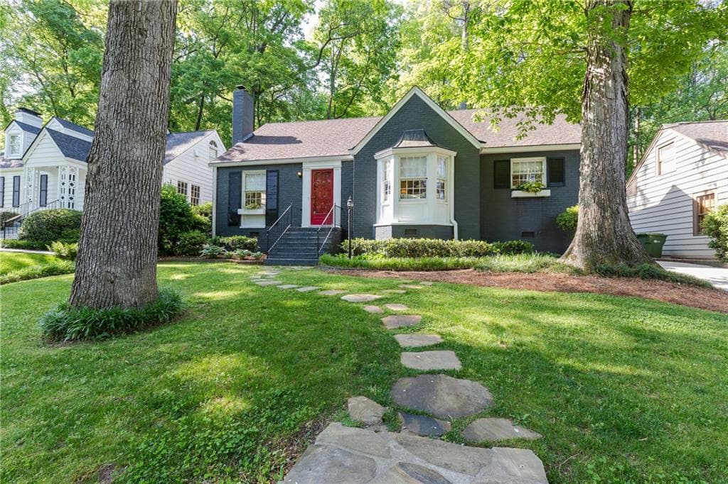 3 bedroom, 2,236 sq ft single family residence sold at 686 Longwood Drive, Atlanta, GA 30305