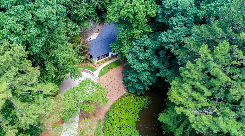 5 bedroom, 4,374 sq ft single family residence sold at 4170 Glen Devon Drive, Atlanta, GA 30327