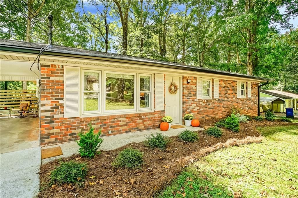 3 bedroom, 1,236 sq ft single family residence sold at 4745 Oak Grove Drive, Cumming, GA 30040