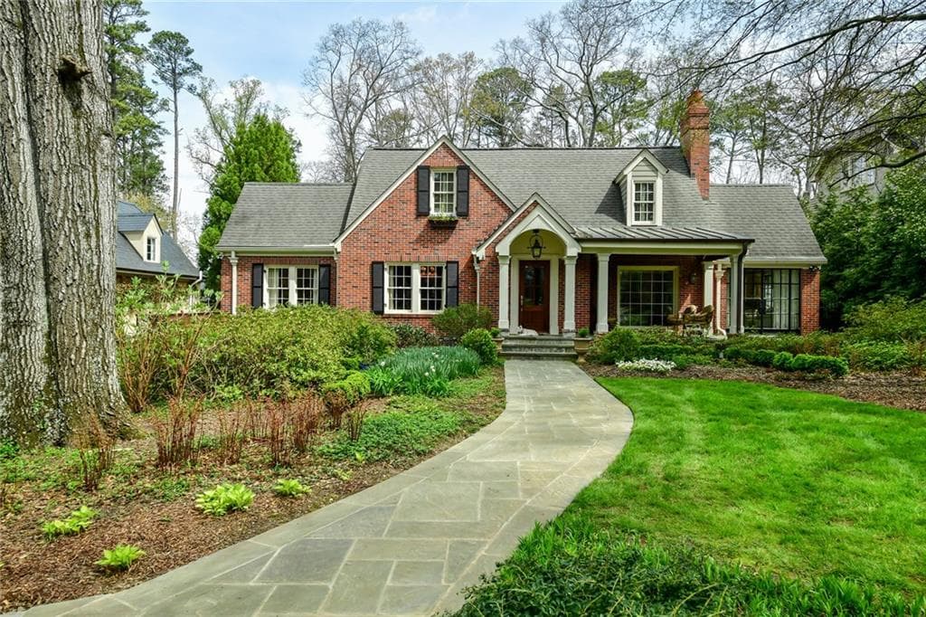 5 bedroom, 7,168 sq ft single family residence sold at 1056 Stovall Boulevard, Atlanta, GA 30319