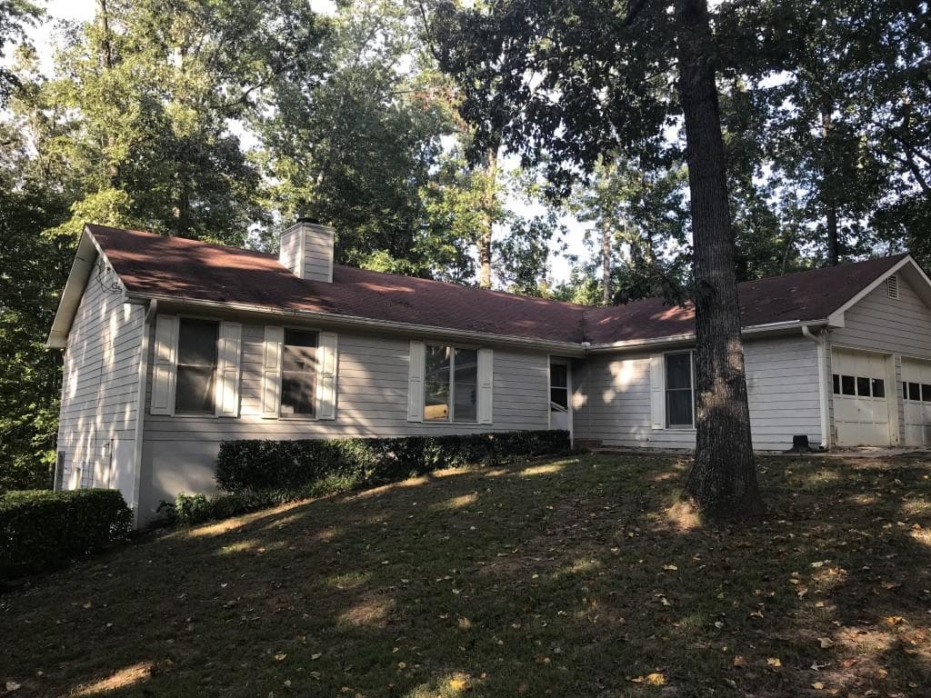3 bedroom, 1,670 sq ft single family residence sold at 430 Oakleaf Trail, Suwanee, GA 30024