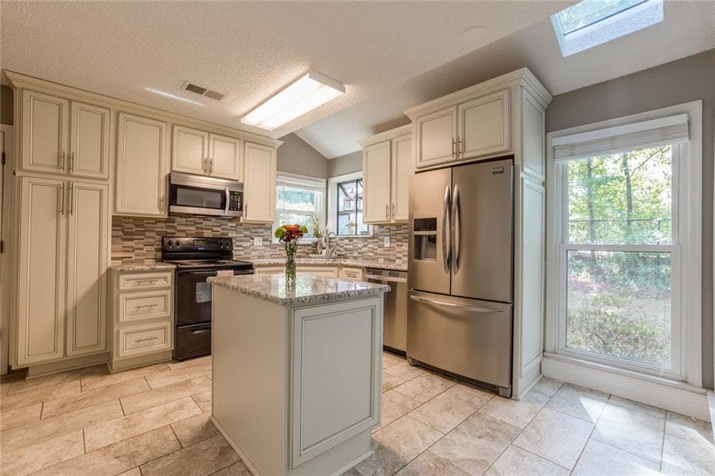 2 bedroom single family residence sold at 113 Roswell Green Lane, Roswell, GA 30075