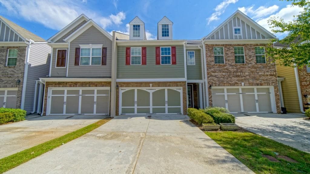 3 bedroom, 2,022 sq ft townhouse sold at 972 Pierce Ivy Court, Lawrenceville, GA 30043