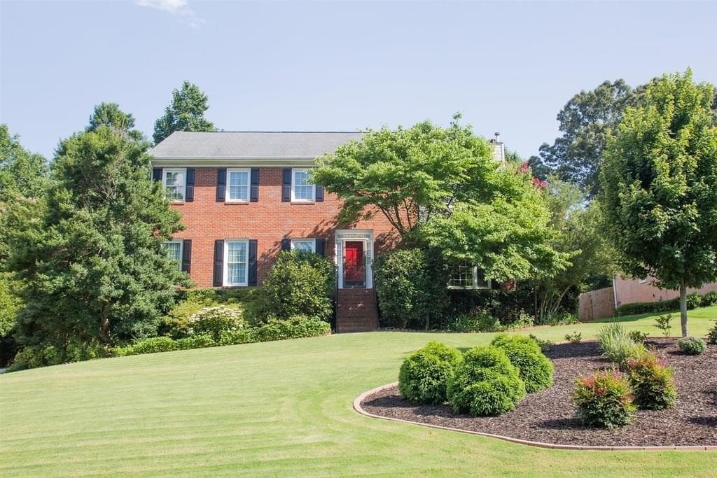 4 bedroom, 2,940 sq ft single family residence sold at 1220 Saint Ives Court, Suwanee, GA 30024