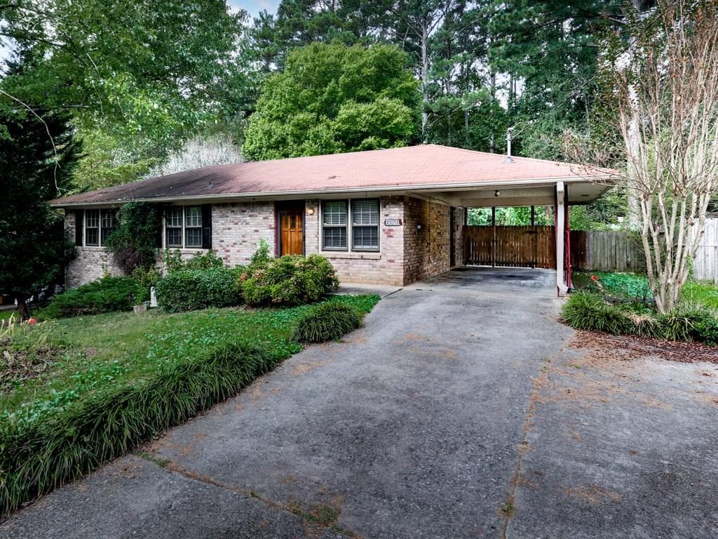 3 bedroom, 1,100 sq ft single family residence sold at 2575 Dobbs Drive, Kennesaw, GA 30152