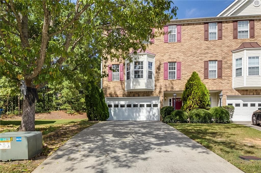4492 Thorngate Lane, Acworth, GA 30101 — most recent listing photo