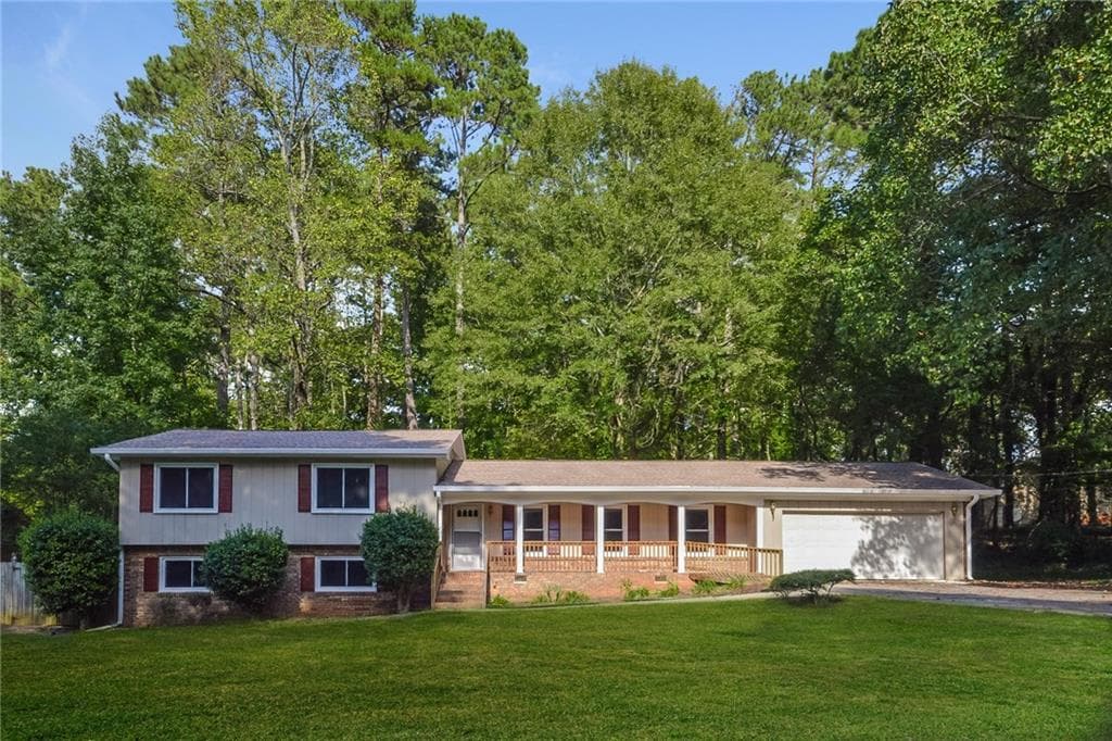4 bedroom, 1,845 sq ft single family residence sold at 4010 Thaxton Road, Atlanta, GA 30331