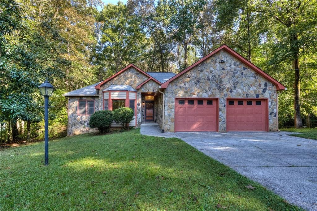 3 bedroom, 1,708 sq ft single family residence sold at 6303 Emerald Trail, Acworth, GA 30102