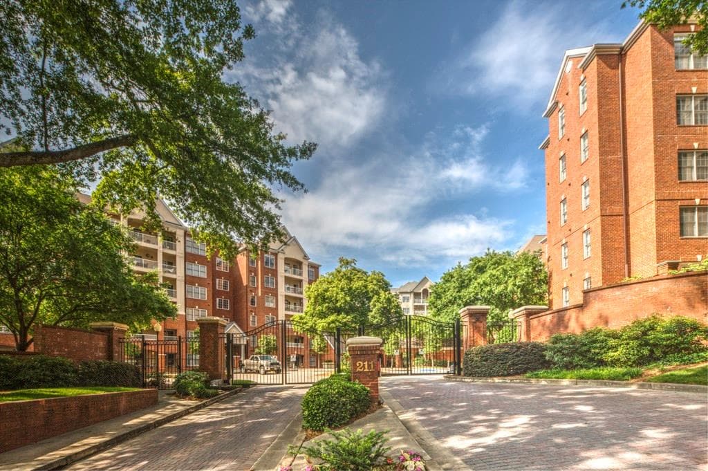 2 bedroom, 1,556 sq ft condominium sold at 211 Colonial Homes Drive 2402, Atlanta, GA 30309