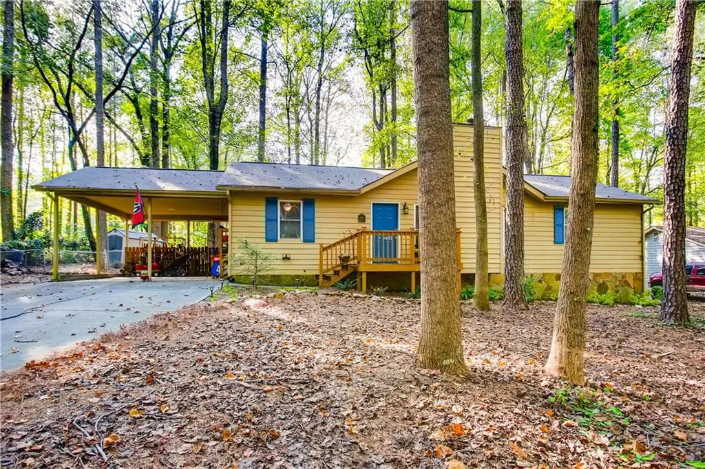 3 bedroom, 1,200 sq ft single family residence sold at 5483 Tonowanda Drive, Acworth, GA 30102