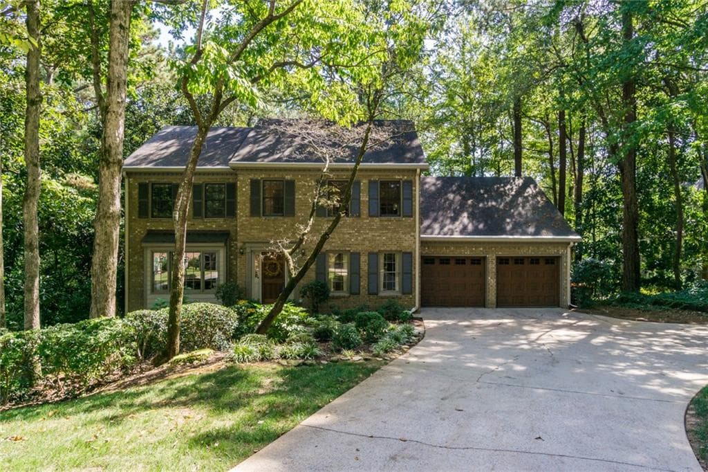4 bedroom, 3,459 sq ft single family residence sold at 3418 Smoke Hollow Place, Roswell, GA 30075