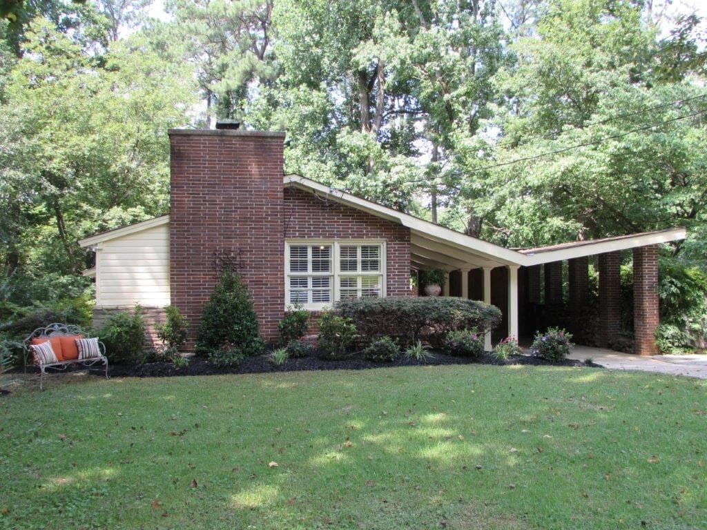 3 bedroom, 1,405 sq ft single family residence sold at 3861 Greenhill Drive, Atlanta, GA 30341