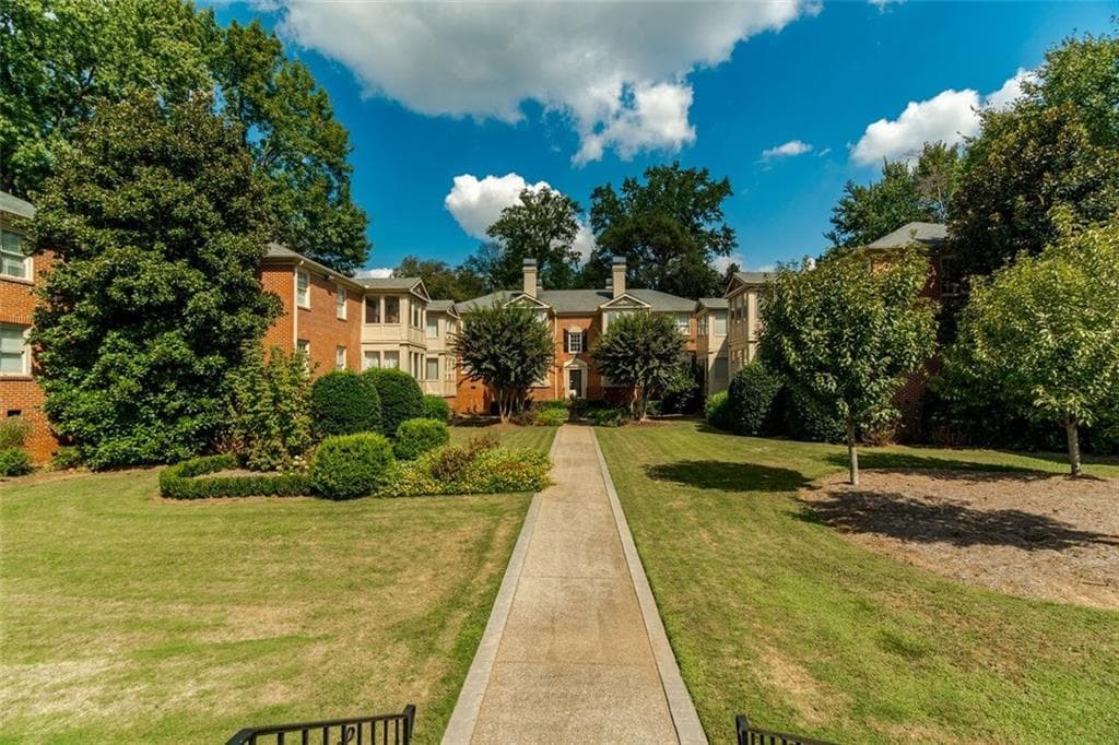 2 bedroom, 1,076 sq ft condominium sold at 115 Peachtree Memorial Drive B4, Atlanta, GA 30309