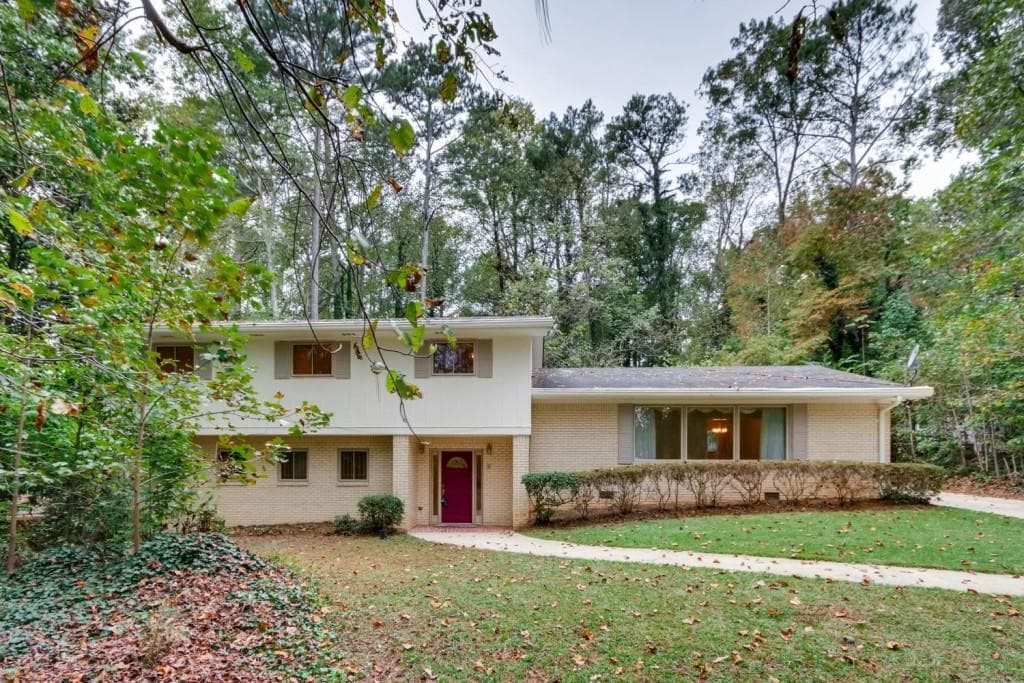 4 bedroom, 3,262 sq ft single family residence sold at 735 Peyton Road, Atlanta, GA 30311