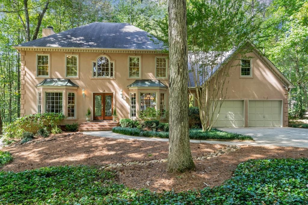 4 bedroom, 2,454 sq ft single family residence sold at 12020 N Hickory Trace, Alpharetta, GA 30004