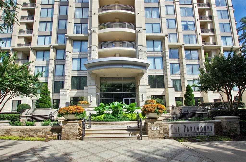 1 bedroom, 1,303 sq ft condominium sold at 3445 Stratford Road 1003, Atlanta, GA 30326